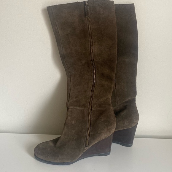 Franco Sarto Wedge Knee High Suede Boots Size 7 Moss Green Brown Full Side Zip - Picture 1 of 16